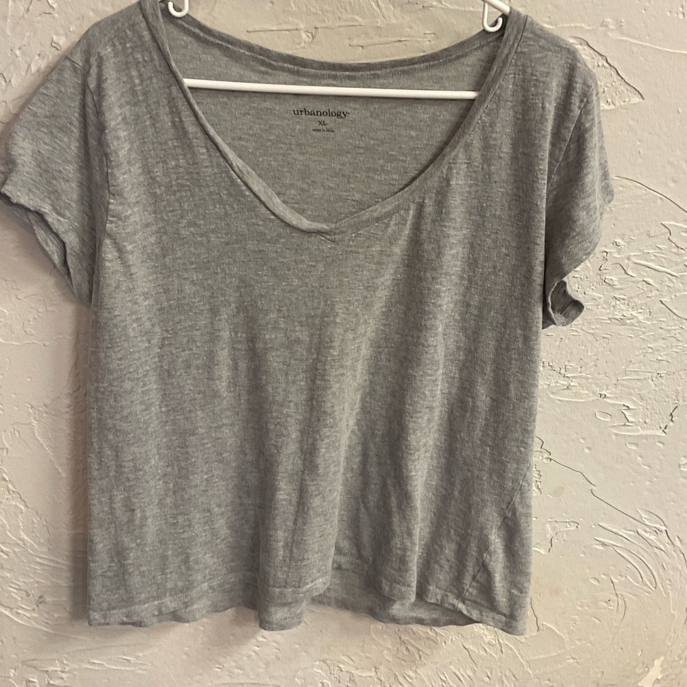 Urbanology Women's Soft Gray V-Neck Short Sleeve Tee